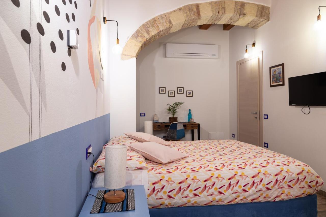 Bed and Breakfast Trigu & Mangoni Cagliari Esterno foto