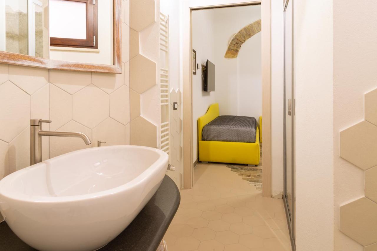 Bed and Breakfast Trigu & Mangoni Cagliari Esterno foto