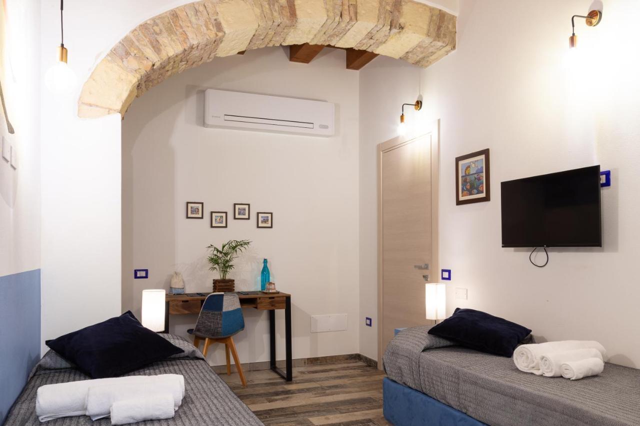 Bed and Breakfast Trigu & Mangoni Cagliari Esterno foto